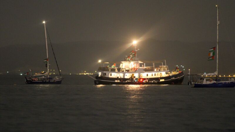 Global Sumud Flotilla, destino Gaza | Uno de los barcos recibe un nuevo ataque en Túnez.