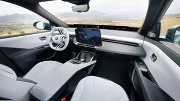 Son muchas las quejas de los usuarios sobre la falta de botones físicos para ciertas funciones, pero los fabricantes hacen oídos sordos Son muchas las quejas de los usuarios sobre la falta de botones físicos para ciertas funciones, pero los fabricantes hacen oídos sordos