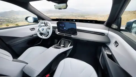 Son muchas las quejas de los usuarios sobre la falta de botones físicos para ciertas funciones, pero los fabricantes hacen oídos sordos BMW iX3