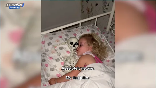 Alfonso Arús presenta a la niña macabra que duerme abrazada a un esqueleto y provoca nuestras pesadillas Alfonso Arús presenta a la niña macabra que duerme abrazada a un esqueleto y provoca nuestras pesadillas
