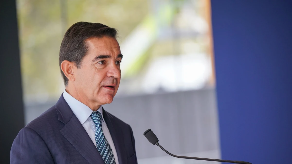 El presidente del BBVA avisa a Sabadell: "Si la opa no sale, sufrirá una caída relevante en Bolsa"
