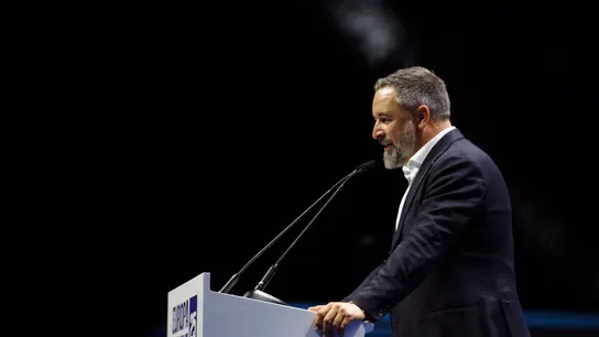 El líder de Vox, Santiago Abascal, interviene en el acto 'Europa Viva 25' este domingo en Madrid. El líder de Vox, Santiago Abascal, interviene en el acto 'Europa Viva 25' este domingo en Madrid.