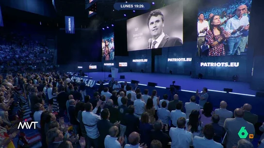 Edu Galán, tras el homenaje a Charlie Kirk en el acto de 'Patriots': "Él les consideraba a todos ellos o moros o latinos" Edu Galán reflexiona en el vídeo sobre estas líneas sobre el homenaje a Charlie Kirk en la cumbre ultra de 'Patriots' organizada por Abascal y apunta que, hasta hace dos días, "ninguno de los que estaban ahí sabía quién era".