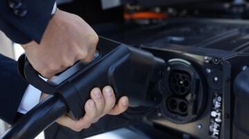 Recarga de un coche eléctrico