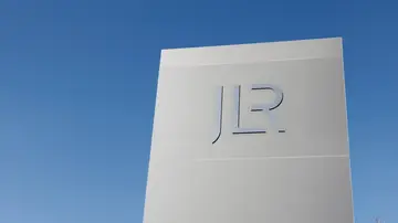 Empresa de automoción Jaguar Land Rover (JLR). Empresa de automoción Jaguar Land Rover (JLR).