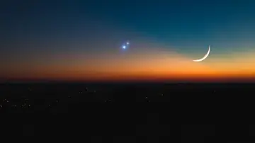 Saturno, Júpiter y la Luna Saturno, Júpiter y la Luna