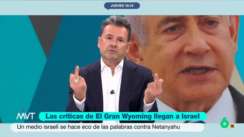 Iñaki López se suma al 'no reto' de Wyoming y manda una peineta a Netanyahu: "No es correcto, ni con esta mano ni con la otra"