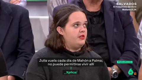 Una mujer que tiene que coger un avión para ir a trabajar en Mallorca: "Me sale más barato que alquilar una habitación" Una mujer que tiene que coger un avión para ir a trabajar en Mallorca: "Me sale más barato que alquilar una habitación"