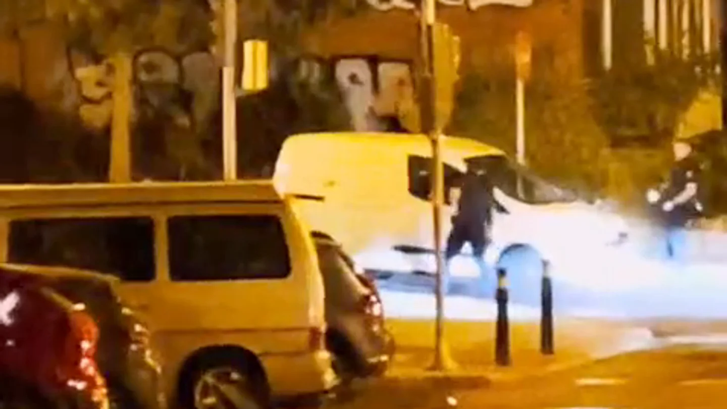 Tiroteo en Conde de Casal: un hombre es detenido después de intentar atropellar a los agentes Tiroteo en Conde de Casal: un hombre es detenido después de intentar atropellar a los agentes