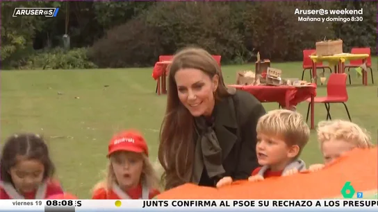 Kate Middleton y Melania Trump, juntas con un grupo de niños Scout: "Camila debió de aprovechar a poner pilas al audífono" Kate Middleton y Melania Trump, juntas con un grupo de niños Scout: "Camila debió de aprovechar a poner pilas al audífono"