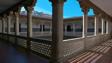 Patio del palacio de Antonio de Mendoza, Guadalajara Patio del palacio de Antonio de Mendoza, Guadalajara