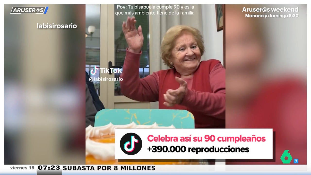 Una abuela se vuelve viral en la fiesta de su 90 cumpleaños por ser el "ambiente" de la familia