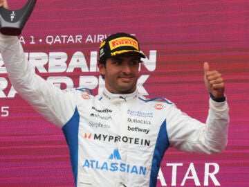 Carlos Sainz regresa al podio en el GP de Azerbaiy&aacute;n