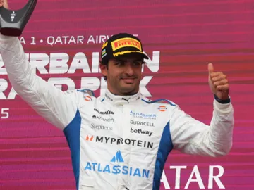 Carlos Sainz regresa al podio en el GP de Azerbaiyán Carlos Sainz regresa al podio en el GP de Azerbaiyán