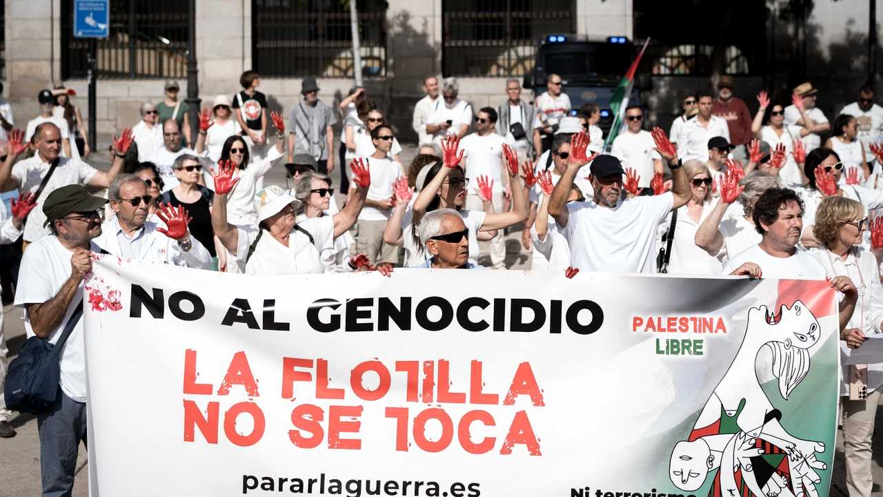 La Flotilla no se toca": un fin de semana de manifestaciones de apoyo y de drones vigilando los barcos
