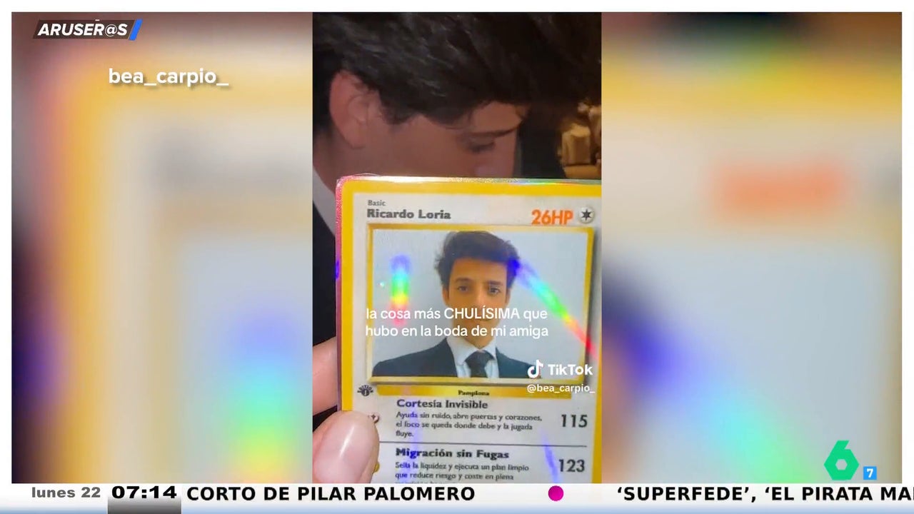 La ingeniosa iniciativa para invitados solteros a una boda: "Cartas Pokemón a lo Tinder"