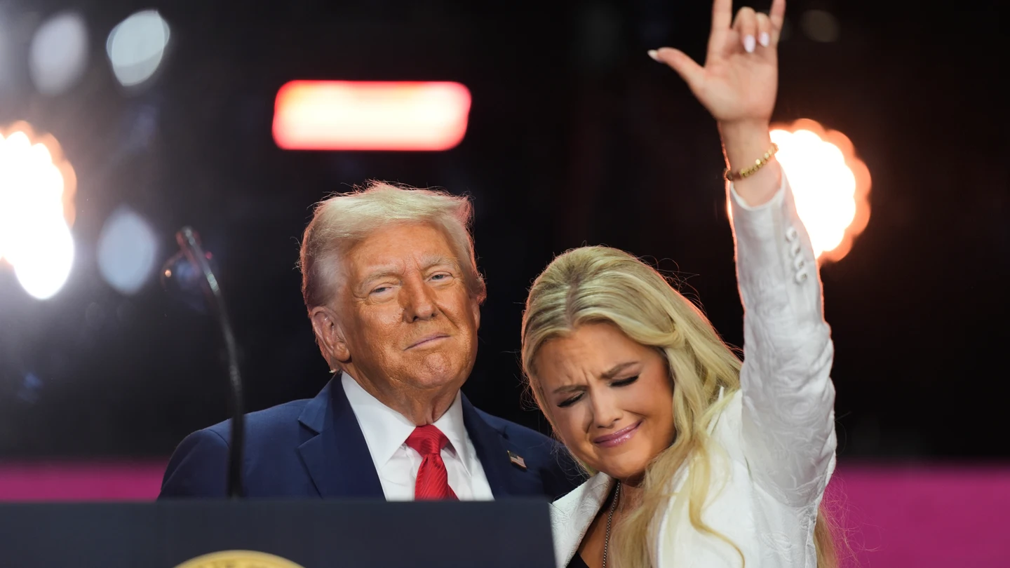 Donald Trump, junto a Erika Kirk, viuda de Charlie Kirk Donald Trump, junto a Erika Kirk, viuda de Charlie Kirk
