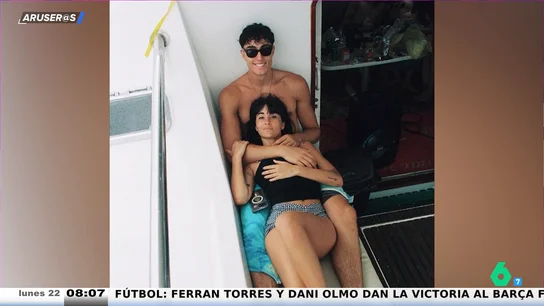 Aitana felicita a Plex por su cumpleaños en Islandia desvelando las fotos más íntimas de su relación Aitana felicita a Plex por su cumpleaños en Islandia desvelando las fotos más íntimas de su relación