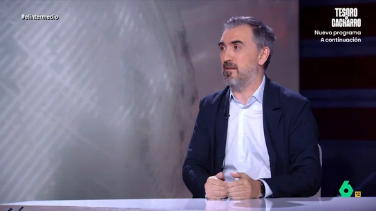 Ignacio Escolar desmonta la teoría del "espejo" de Ayuso en el caso de su novio: "Es una gran manipulación" Ignacio Escolar, director del medio que destapó el escándalo del novio de Ayuso, analiza la apertura de juicio oral y desmonta los argumentos de la presidenta madrileña, entre ellos que este caso es un "espejo" respecto al de Begoña Gómez.