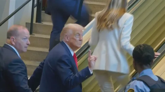 Trump, tras pararse las escaleras a su llegada a la sede de la ONU Trump, tras pararse las escaleras a su llegada a la sede de la ONU