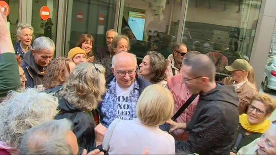 Al banquillo Josep Pàmies, el peligroso 'gurú' de terapias alternativas que vende lejía como cura del autismo Al banquillo Josep Pàmies, el peligroso 'gurú' de terapias alternativas que vende lejía como cura del autismo
