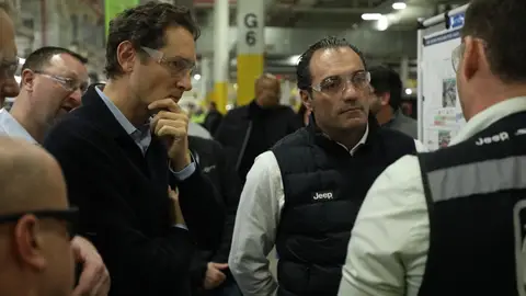 Prohibir la venta de coches con motor de combustión interna de aquí a 2035 no es realista, así lo dice el CEO de Stellantis Antonio Filosa, Stellantis
