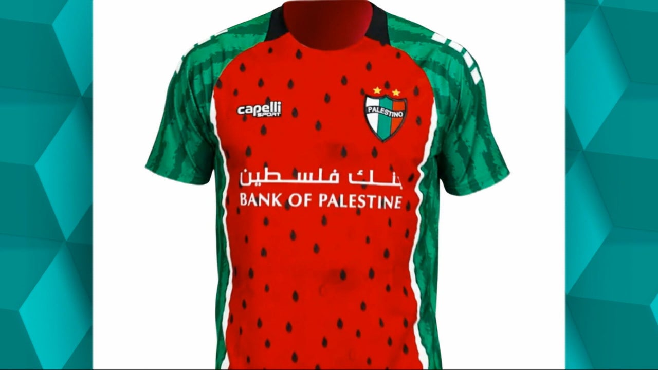 Ayuso y Almeida, contra el apoyo al pueblo palestino: amonestado un profesor de Madrid por llevar una camiseta de fútbol de Palestina
