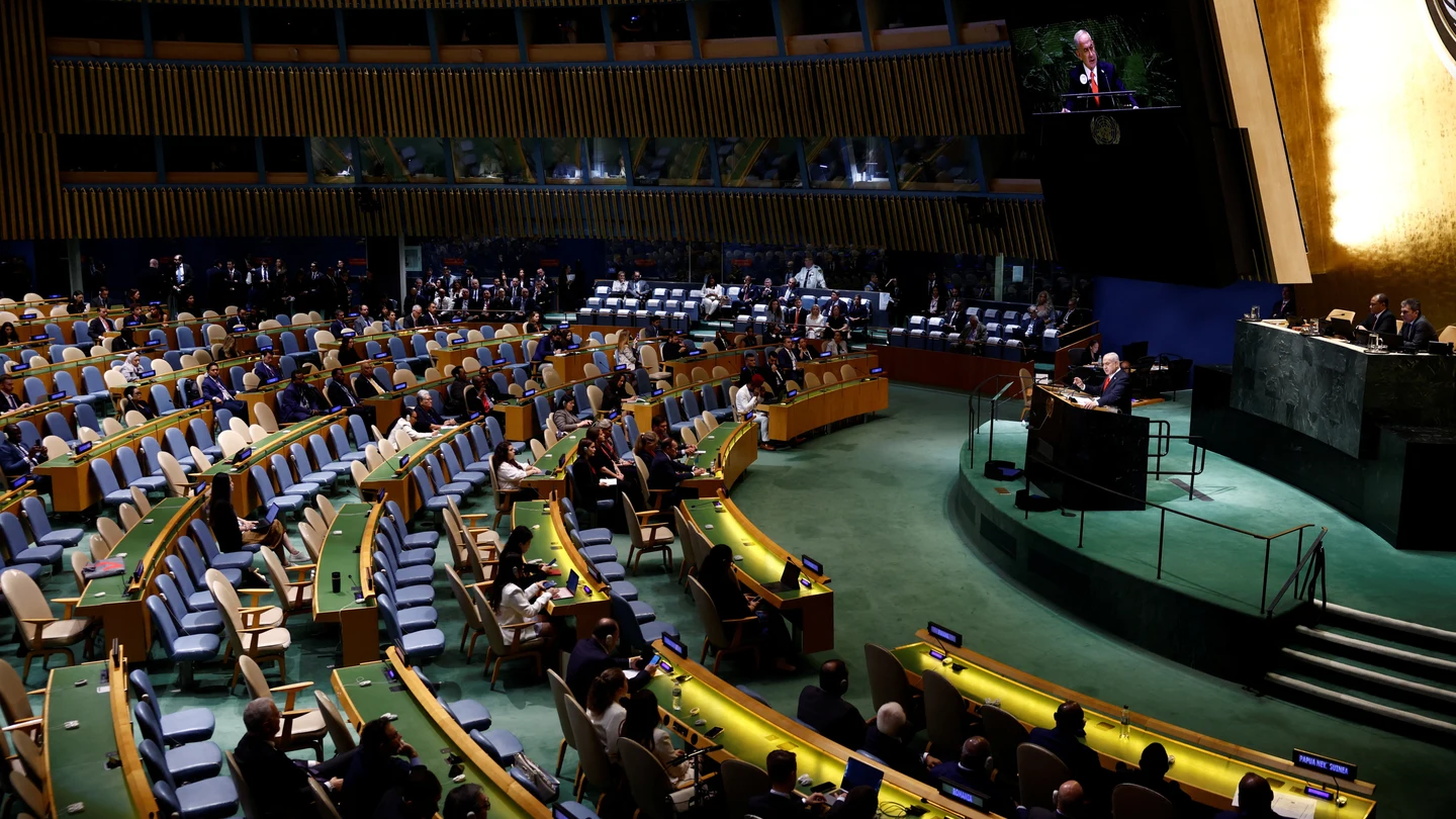 Benjamín Netanyahu se dirige a un auditorio casi vacío en la Asamblea General de las Naciones Unidas Benjamín Netanyahu se dirige a un auditorio casi vacío en la Asamblea General de las Naciones Unidas