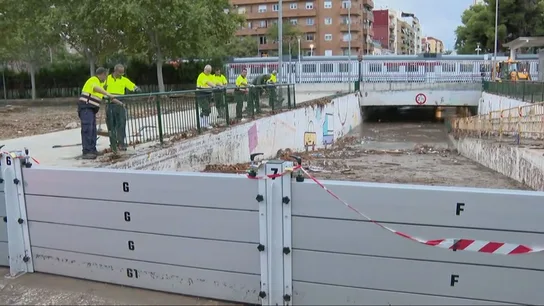 Vallado instalado ante el nuevo temporal de lluvia en Aldaia, en la zona cero de la DANA Vallado instalado ante el nuevo temporal de lluvia en Aldaia, en la zona cero de la DANA