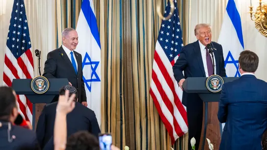Benjamin Netanyahu y Donald Trump anuncian el plan de paz para Gaza en la Casa Blanca. Benjamin Netanyahu y Donald Trump anuncian el plan de paz para Gaza en la Casa Blanca.