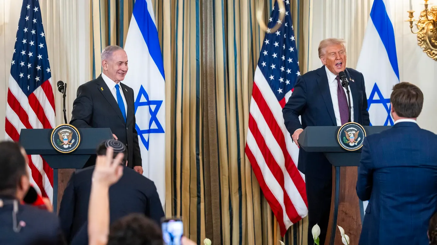 Benjamin Netanyahu y Donald Trump anuncian el plan de paz para Gaza en la Casa Blanca. Benjamin Netanyahu y Donald Trump anuncian el plan de paz para Gaza en la Casa Blanca.