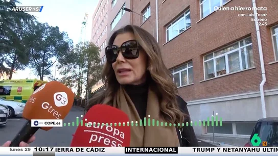 Carmen Lomana, sobre las memorias de Mar Flores: "¿Qué necesidad había? Se mete en un charco tras otro" Carmen Lomana, sobre las memorias de Mar Flores: "¿Qué necesidad había? Se mete en un charco tras otro"