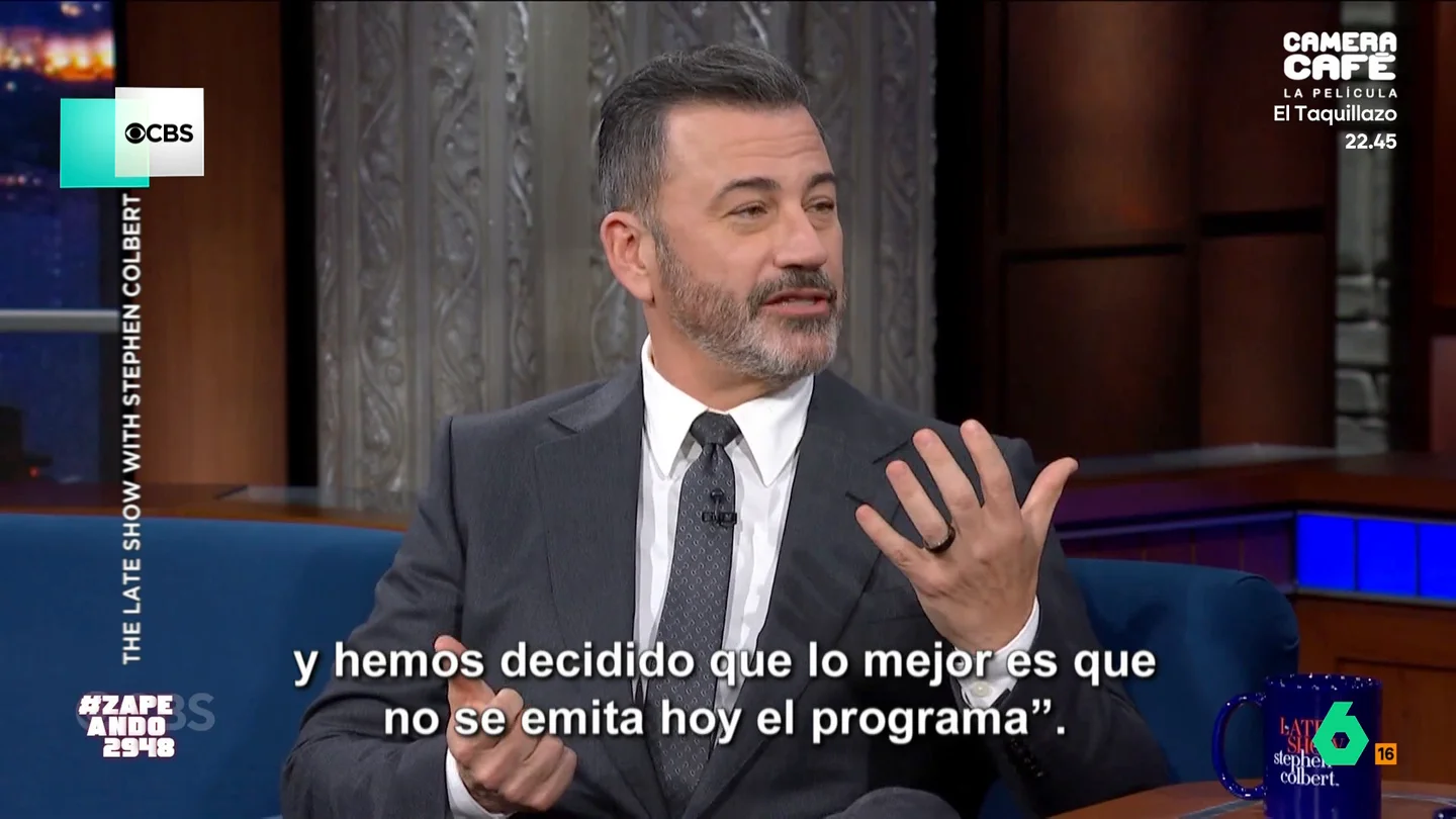 Jimmy Kimmel cuenta cómo se enteró de que suspendían su programa: "Me subí los pantalones..." Hace unas semanas se anunció que cancelaban el programa de Colbert mientras que, días después, se comunicó la suspensión del de Kimmel debido un comentario sobre el uso que se estaba dando al fallecimiento de Charlie Kirk.