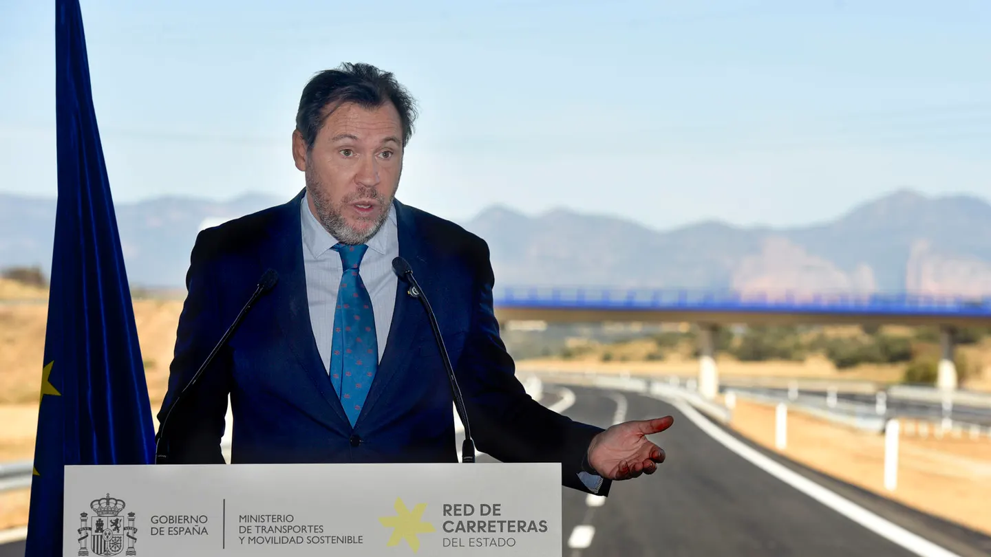 Óscar Puente, durante un acto de la puesta en activo de un tramo de autovía en Huesca Óscar Puente, durante un acto de la puesta en activo de un tramo de autovía en Huesca