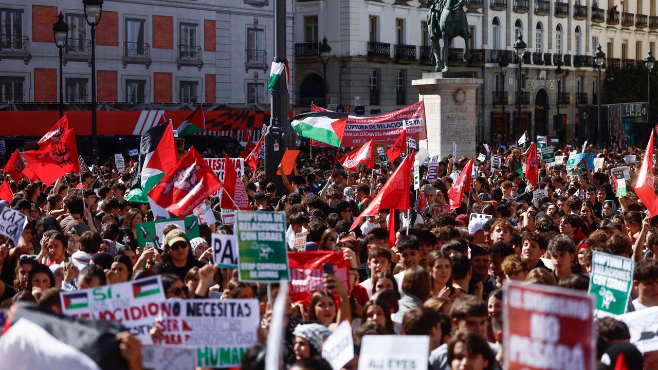 Miles de estudiantes de toda España se manifiestan contra el genocidio en Gaza: "¡Netanyahu, asesino!"