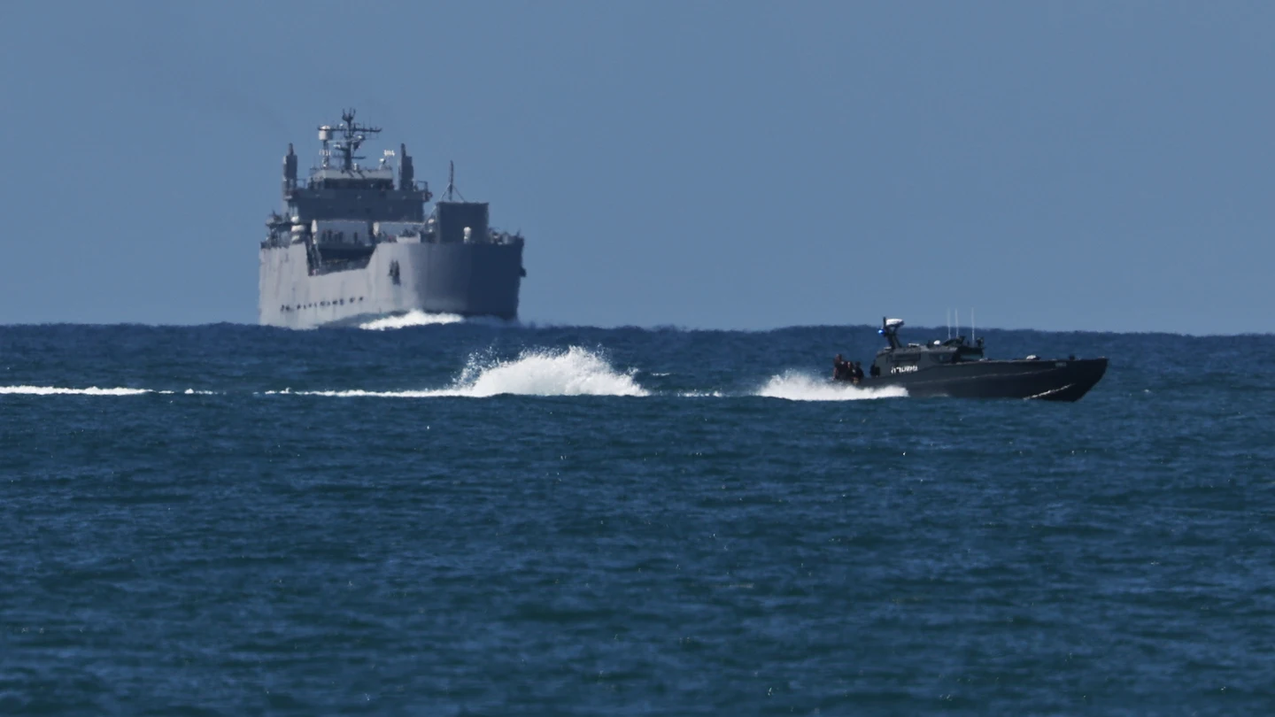 Un buque de la armada israelí llegó al puerto de Ashdod el 2 de octubre de 2025 tras interceptar barcos que transportaban ayuda a Gaza Un buque de la armada israelí llegó al puerto de Ashdod el 2 de octubre de 2025 tras interceptar barcos que transportaban ayuda a Gaza