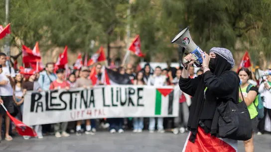 Los estudiantes de Barcelona salen a la calle para defender a la Flotilla. Los estudiantes de Barcelona salen a la calle para defender a la Flotilla.