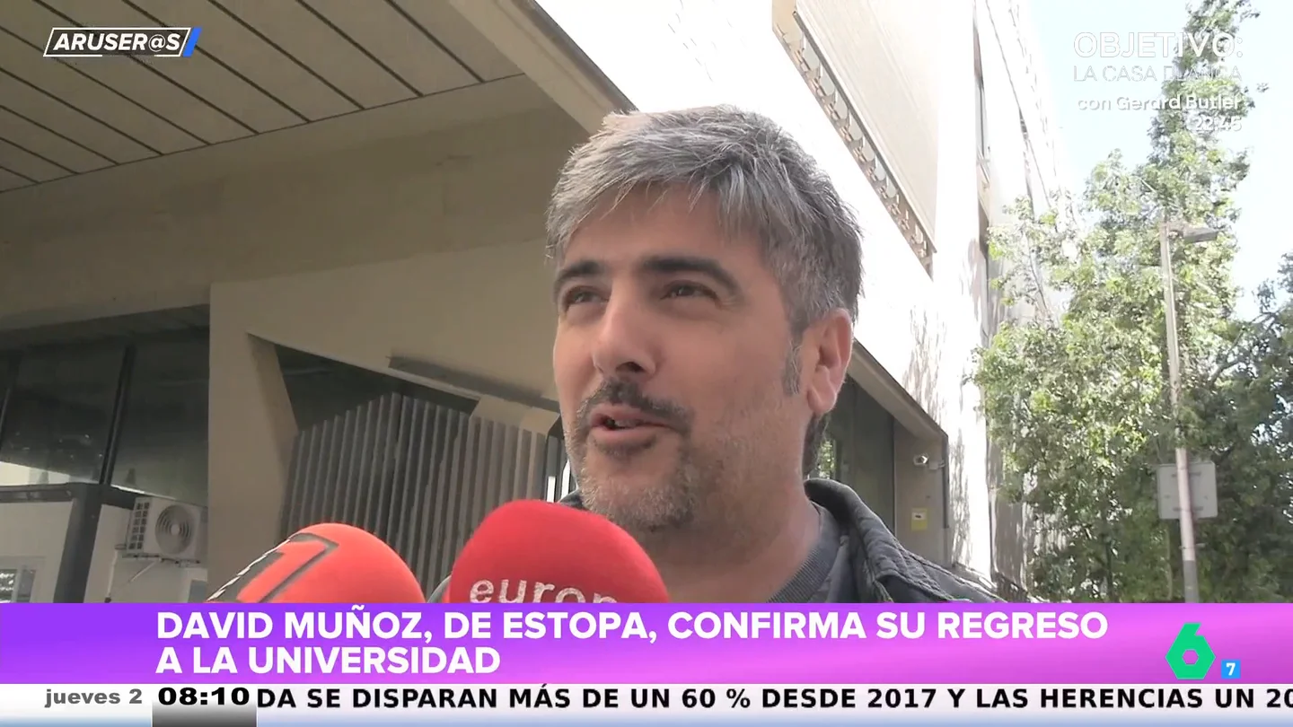 David Muñoz (Estopa) confirma que estudiará Historia en la universidad: "Voy a hacer todo lo posible por ser uno más" David Muñoz (Estopa) confirma que estudiará Historia en la universidad: "Voy a hacer todo lo posible por ser uno más"