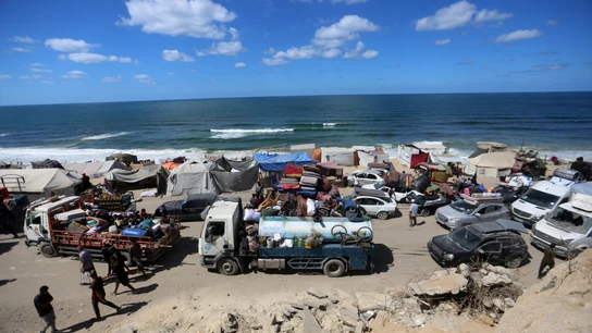 Palestinos desplazados de Ciudad de Gaza en Nuseirat, este miércoles. Palestinos desplazados de Ciudad de Gaza en Nuseirat, este miércoles.