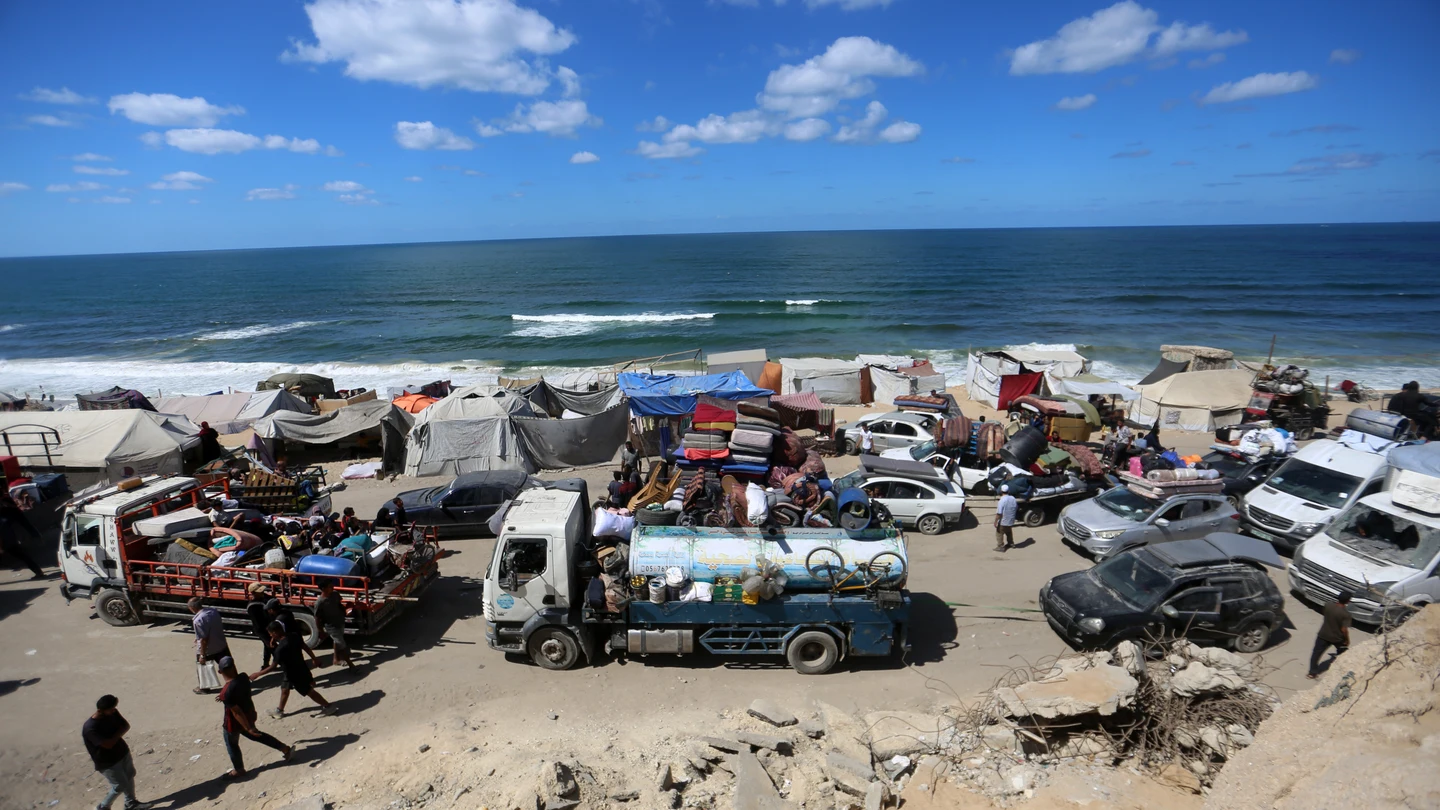Palestinos desplazados de Ciudad de Gaza en Nuseirat, este miércoles. Palestinos desplazados de Ciudad de Gaza en Nuseirat, este miércoles.