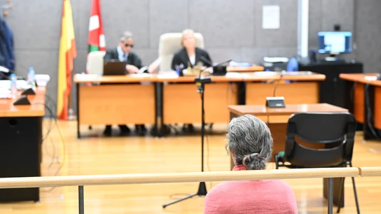 La enfermera acusada de simular la vacunación de menores durante un juicio en la Audiencia de Vizcaya La enfermera acusada de simular la vacunación de menores durante un juicio en la Audiencia de Vizcaya
