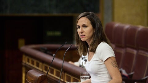 La portavoz de Podemos en el Congreso, Ione Belarra, durante un pleno extraordinario, en el Congreso de los Diputados