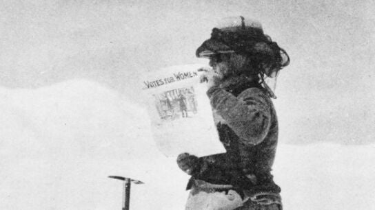 La alpinista Funny Bullocks en el K2, en 1911