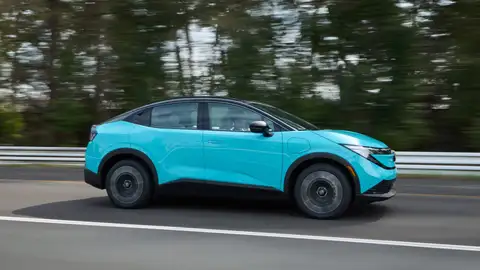El nuevo urbano eléctrico que ha sido desarrollado por ingenieros de la división deportiva Nissan Z Nissan Leaf