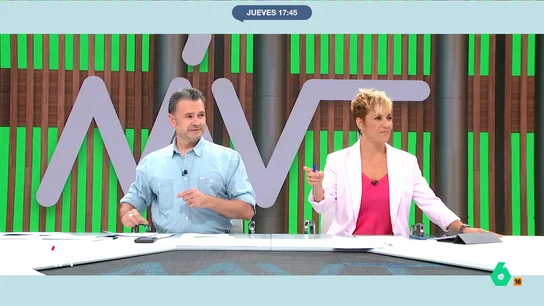 El divertido comentario de Iñaki López a Chapu Apaolaza al ver su alianza de oro: "Tengo buen ojo para el euro" El precio del oro está en máximos históricos. Por eso, Iñaki López y Cristina Pardo no han dudado en preguntar a los colaboradores si tienen muchas joyas de este metal precioso.