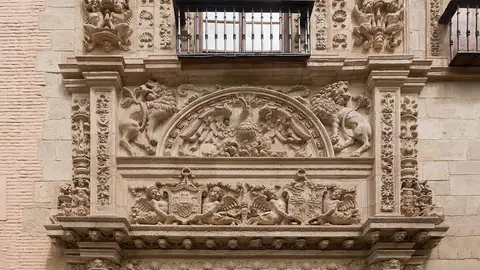 Detalle de la fachada de Casa de Castril, en Granada Detalle de la fachada de Casa de Castril, en Granada