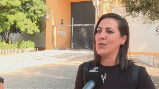 Una madre denuncia que un párroco en Sevilla no le deja hacer la comunión a su hijo por ser "lesbiana". Una madre denuncia que un párroco en Sevilla no le deja hacer la comunión a su hijo por ser "lesbiana"