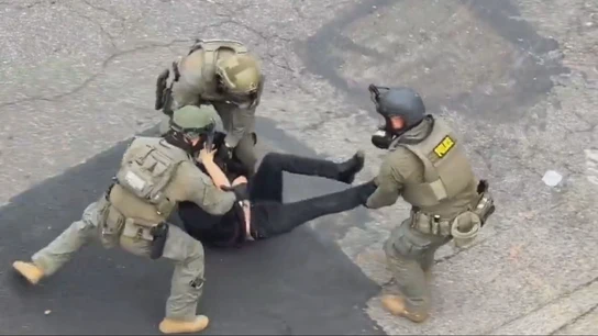 Los agentes de Trump, en una detención Los agentes de Trump, en una detención