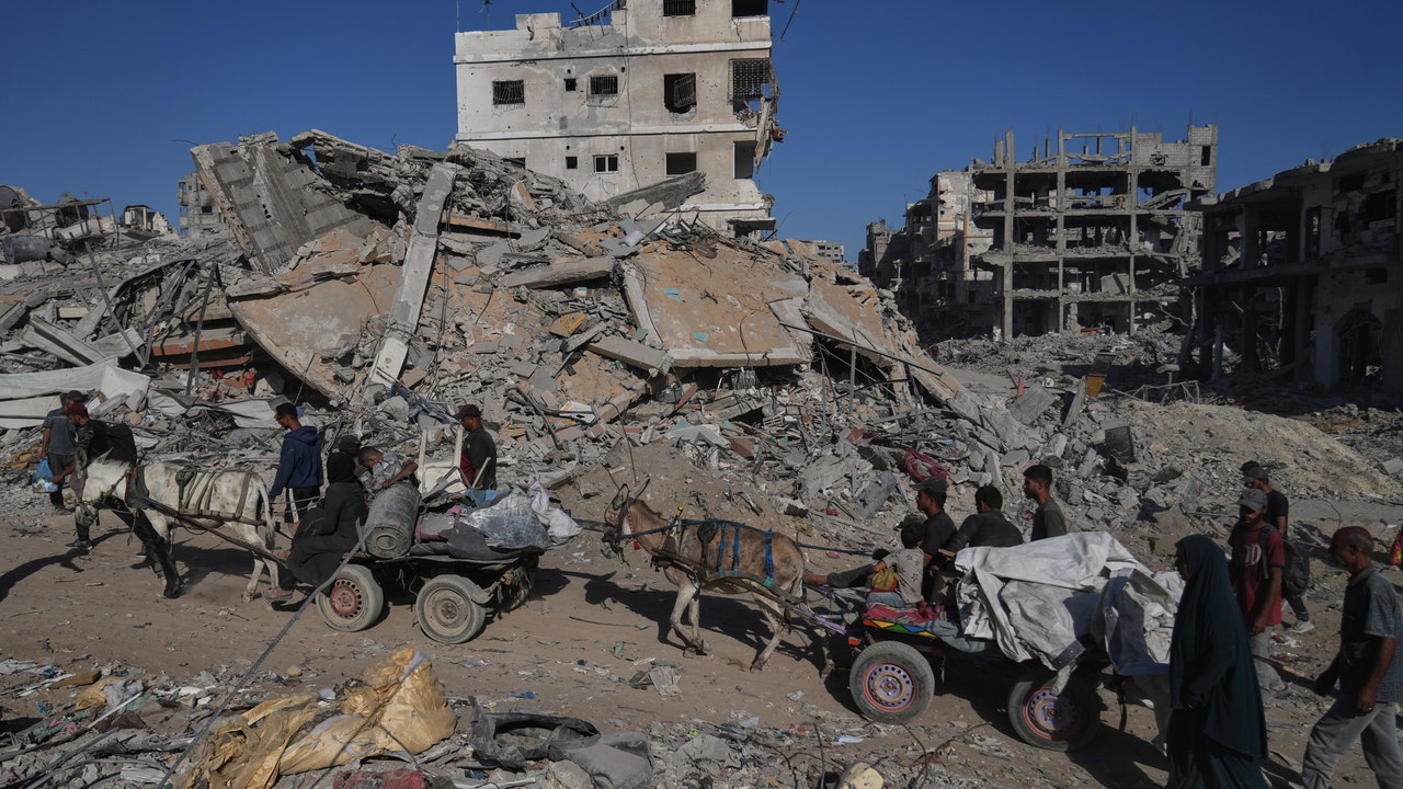 Miles de palestinos vuelven a Gaza e intentan retomar su vida entre escombros, sin agua ni electricidad
