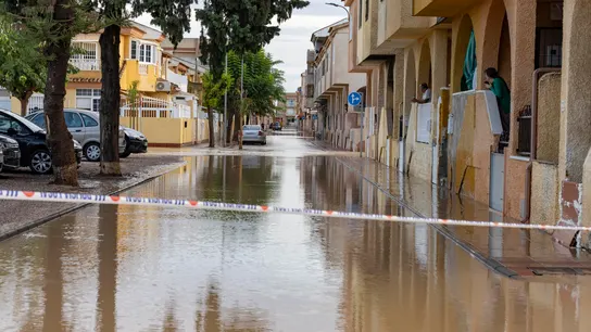 Vista de una calle inundada este sábado en el municipio de Los Alcázares (Murcia) Vista de una calle inundada este sábado en el municipio de Los Alcázares (Murcia)